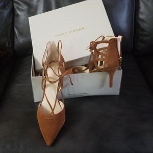 Marc Fisher Tan 2.5" heels